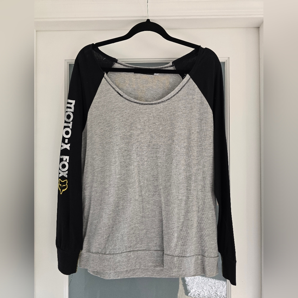 Fox Grey Body Black Raglan Sleeve Logo Longsleeve